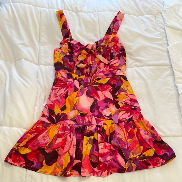 Dresses & Skirts - NWT Vestique Dress